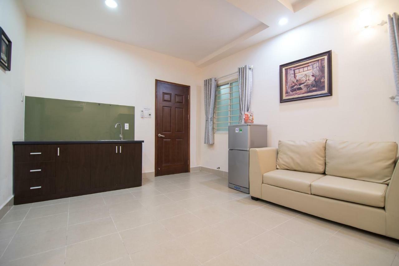 Reddoorz @ Ba Trung Street Khách sạn