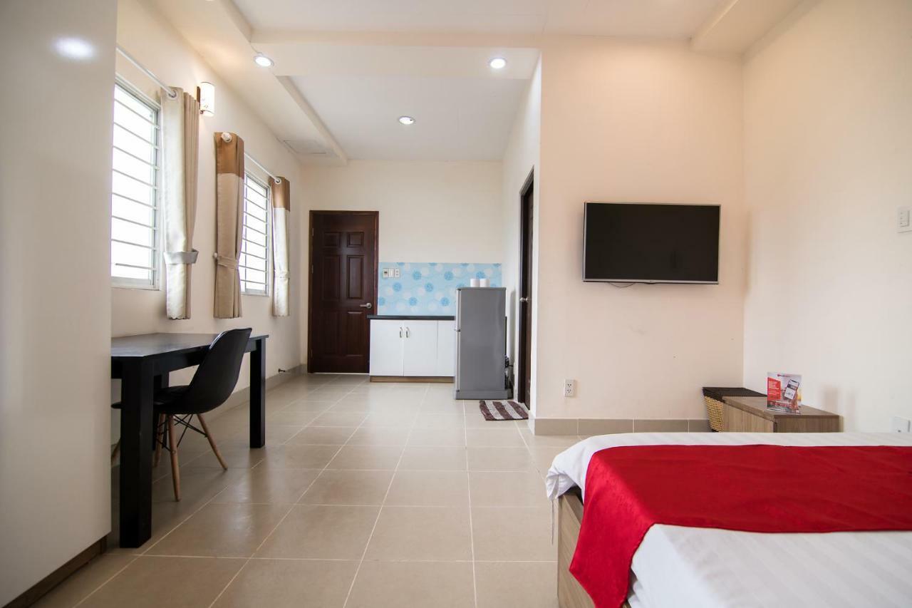 Reddoorz @ Ba Trung Street Khách sạn